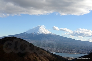 御坂峠からの富士山 - 御坂峠でやっと富士山が拝めた