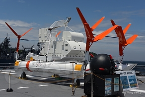 MK-105 磁気掃海具と K-13係維触発機雷 - よこすかYYのりものフェスタ2013（海上自衛隊横須賀地方総監部）