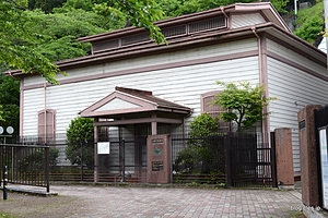 三居沢発電所外観 - 水力発電発祥の地「三居沢発電所」