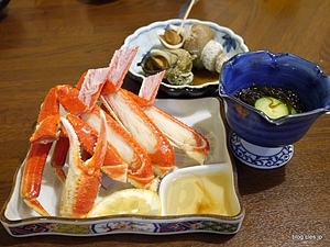 カニ、もずく酢、ツブ貝、サザエ - あじまん
