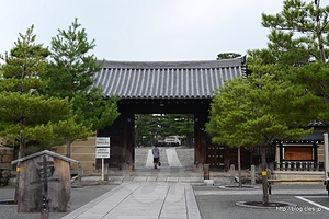 総門 - 紫野を歩く