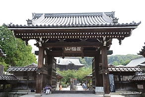 総門 - けんちん汁発祥の地へ