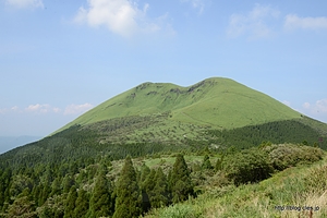 杵島岳 - 草千里展望所からの阿蘇五山の眺め