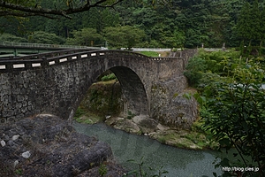 霊台橋 側面 - 霊台橋と美里町の石橋