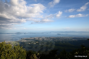 仁田峠第二展望所から有明海を一望 - 雲仙普賢岳と平成新山