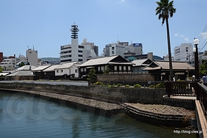 中島川から西側入り口付近 - 出島は陸続きになっていた