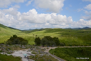 カルスト展望台からの眺め その１ - カルスト台地 秋吉台の眺め