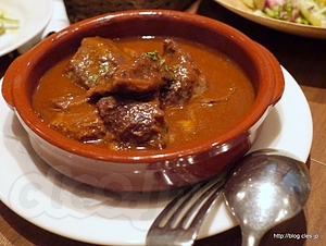 牛ホホ肉の赤ワイン煮込み - 三笠バルでトリッパ煮込みを食べまくってきた