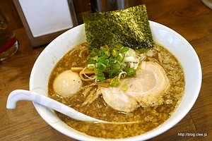 味玉背脂煮干らぁめん - らぁめん 泰然の背脂煮干らぁめん