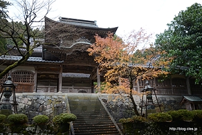 中雀門 - 紅葉する永平寺の山内を歩く