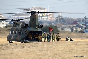 防衛大臣登場！！ - 2014年 第1空挺団降下訓練始めで、望遠レンズ初め！