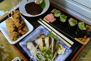 鯨串揚げ、鯨たたき、エンガワ軍艦、うつぼのたたき - ひろめ市場には高知の味が詰まってる