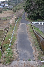 この道路が線路になるはずだった・・・ - 幻の呼子線を求めて