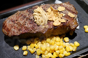 リブロース 約300g -  いきなり！ステーキで 300g のステーキを食べる