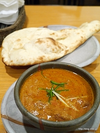 マトンカレーとナン - マンダラでマトンカレーを食べる