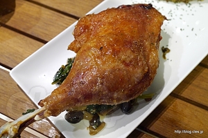 鴨もも肉のコンフィ - ワイン？いいえブドウジュースです