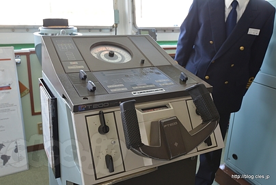 よこすか 操縦桿 - JAMSTEC でしんかい 6500 を見てきた