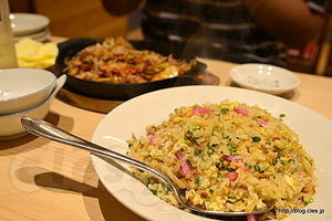 焼き飯 - ランチは鉄なべ餃子？