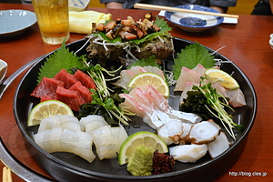 刺身盛り合せ - 活魚料理 黒田節