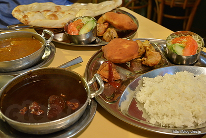 カシミール（手前）、キーマ（奥） - 小倉で食べる極辛のカシミールカレー