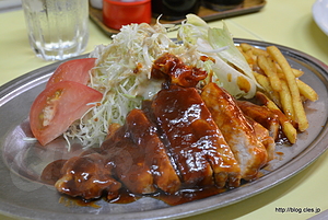 ポークチョップ - 赤ちゃん食堂で焼きうどんを食べる