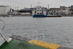 あっという間に対岸へ - ３分間だけのフェリーの旅