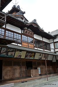 外観 - 創建約100年の歌舞伎劇場「内子座」