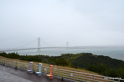 明石海峡大橋 - 台風の明石海峡大橋