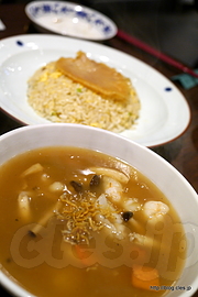 フカヒレの姿煮のせ海鮮あんかけチャーハン - 重慶飯店 GIFT ＆ DELI でディナー
