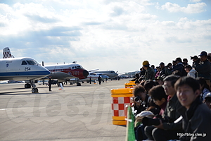 中央最前列を確保 - 入間航空祭 2014 に出撃（入場～WX C'k FLT編）