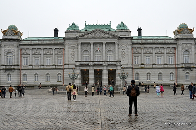 迎賓館 正面 - 年に３日間だけの迎賓館の前庭公開 2014