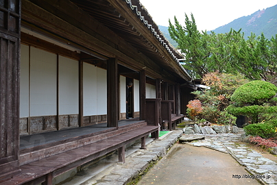 茅葺きの母屋 - 平家屋敷民俗資料館