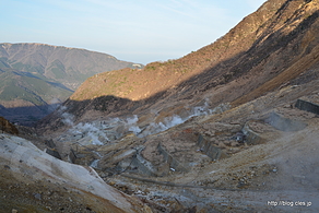 大涌谷の温泉造成地 - 大涌谷自然研究路と噴煙地と温泉造成