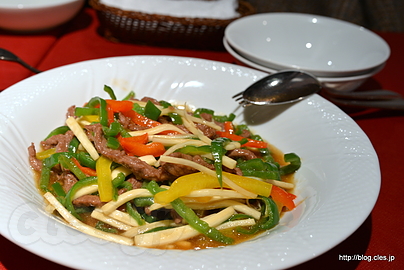 青椒肉絲 - 玻璃家で美味しい中華を