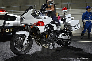 白バイ - 山手トンネルウォークと車両展示