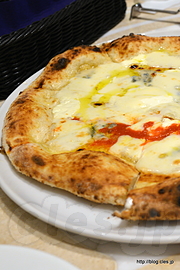 クワトロフォルマッジ - ワテラスでイタリアン