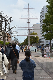 入場列は大行列 - CFAY Spring Festival 2015 でミサイル駆逐艦を見学