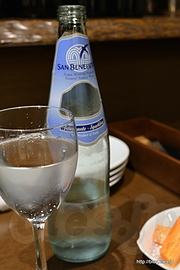 サンベネデット フリザンテとピクルス - 千駄木 露地でディナー