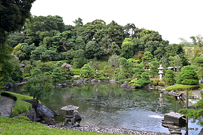 入口からの松濤園 - 池上本門寺の奥庭「松濤園」で英気を養う