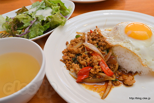 ガパオご飯 - スパイシー・タイでガパオランチ