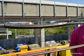 つなぎ合わされた補助用吊架線 - 鷲宮保守基地 工事用車両特別公開 2015