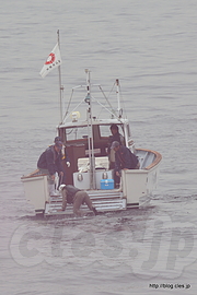 葉山救難所 RESCUE艇 HAYAMA による遭難者の救助 - 海上保安フェスタ 2015 in 横浜 巡視船「いず」体験航海（救難訓練）