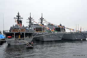 吉倉岸壁の DDH-144 くらま、DD-111 おおなみ、DD-107 いかづち - FLEET WEEK 2015 in 吉倉桟橋の護衛艦＋α
