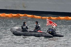見回りのゴムボート - FLEET WEEK 2015 のきりしま、むらさめ、あたごの一般公開