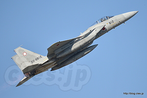 上昇する F-15（22-8812） - 梅組最後の百里基地航空祭 2015（午前の機動飛行編 F-15）