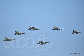異種編隊飛行 F-15、 F-4、 RF-4 - 梅組最後の百里基地航空祭 2015 （ウェザーチェック～航過飛行編）