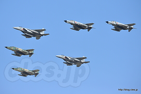 異種編隊飛行 F-15、 F-4、 RF-4 - 梅組最後の百里基地航空祭 2015 （ウェザーチェック～航過飛行編）