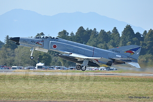 離陸する F-4 （97-8424） - 梅組最後の百里基地航空祭 2015（午後の機動飛行編 F-4, F-15）