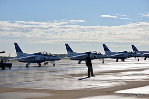 位置は米軍 C-12 の前あたり - 秋晴れの入間航空祭 2015 （出発～Opening Flt.編）