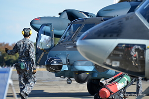 UH-60J（08-4572） 離陸準備 - 秋晴れの入間航空祭 2015 （CH-47J＆UH-60J編）